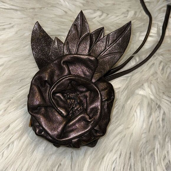 BOTKIER METALLIC FLOWER COIN PURSE - Picture 1 of 6